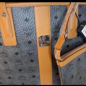 NWT MCM Liz Shopper Medium Tote Gray w/pouch